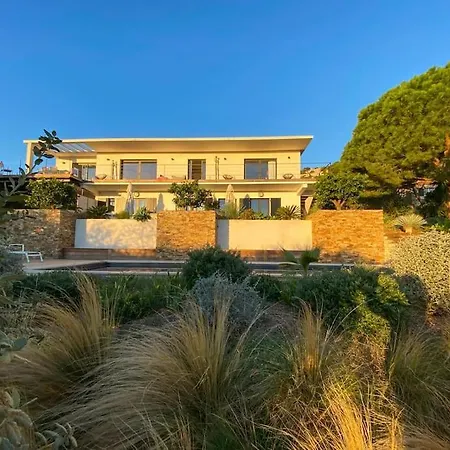 Kiana Villa